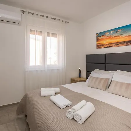 Nekic Apartment Vir